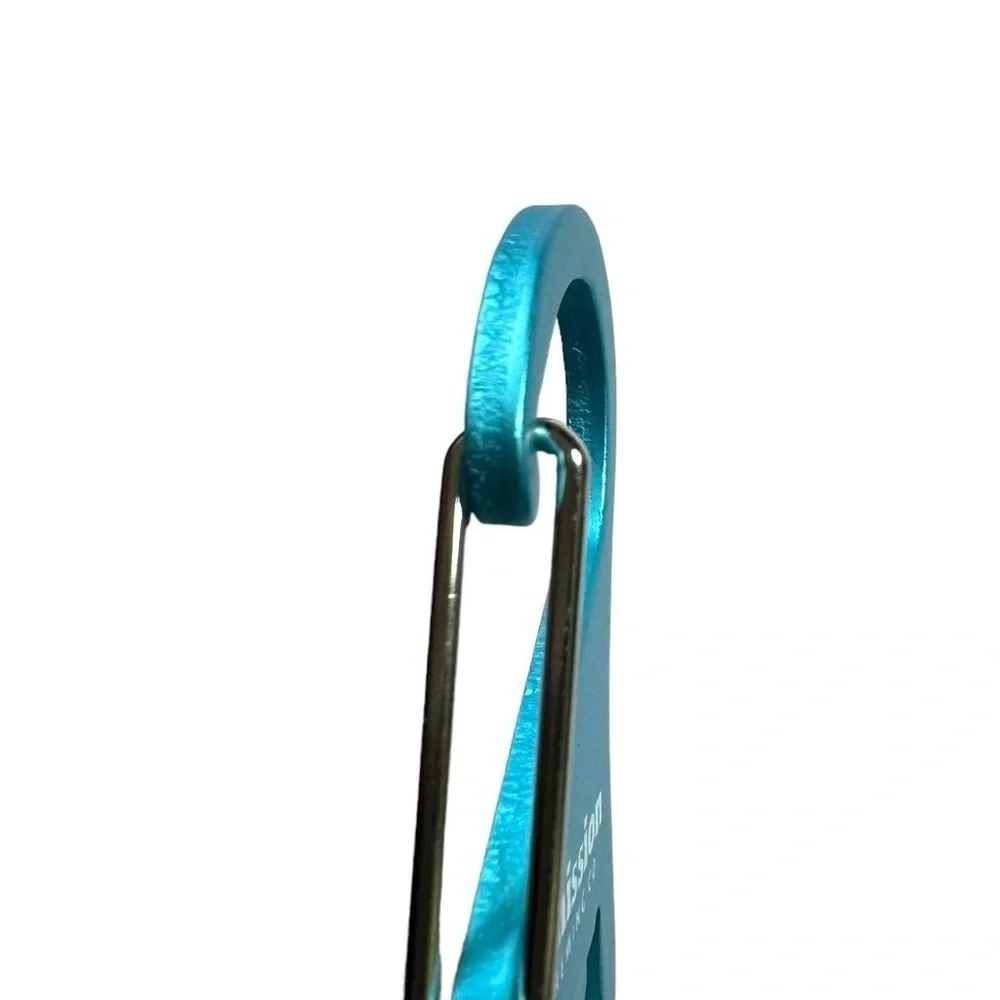 Omission‎ Brewing Co Blue Metal Carabiner Clip Keychain Bottle Opener Keychain